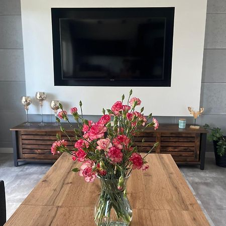 Apartament Happiness Jelenia Góra Екстериор снимка